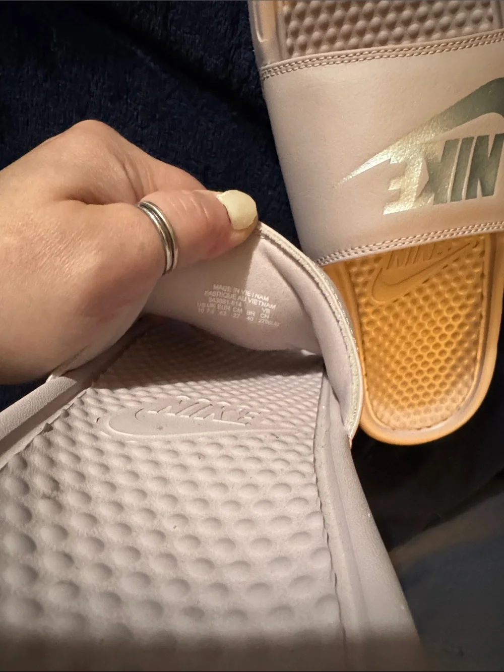 Nike lightweight slide